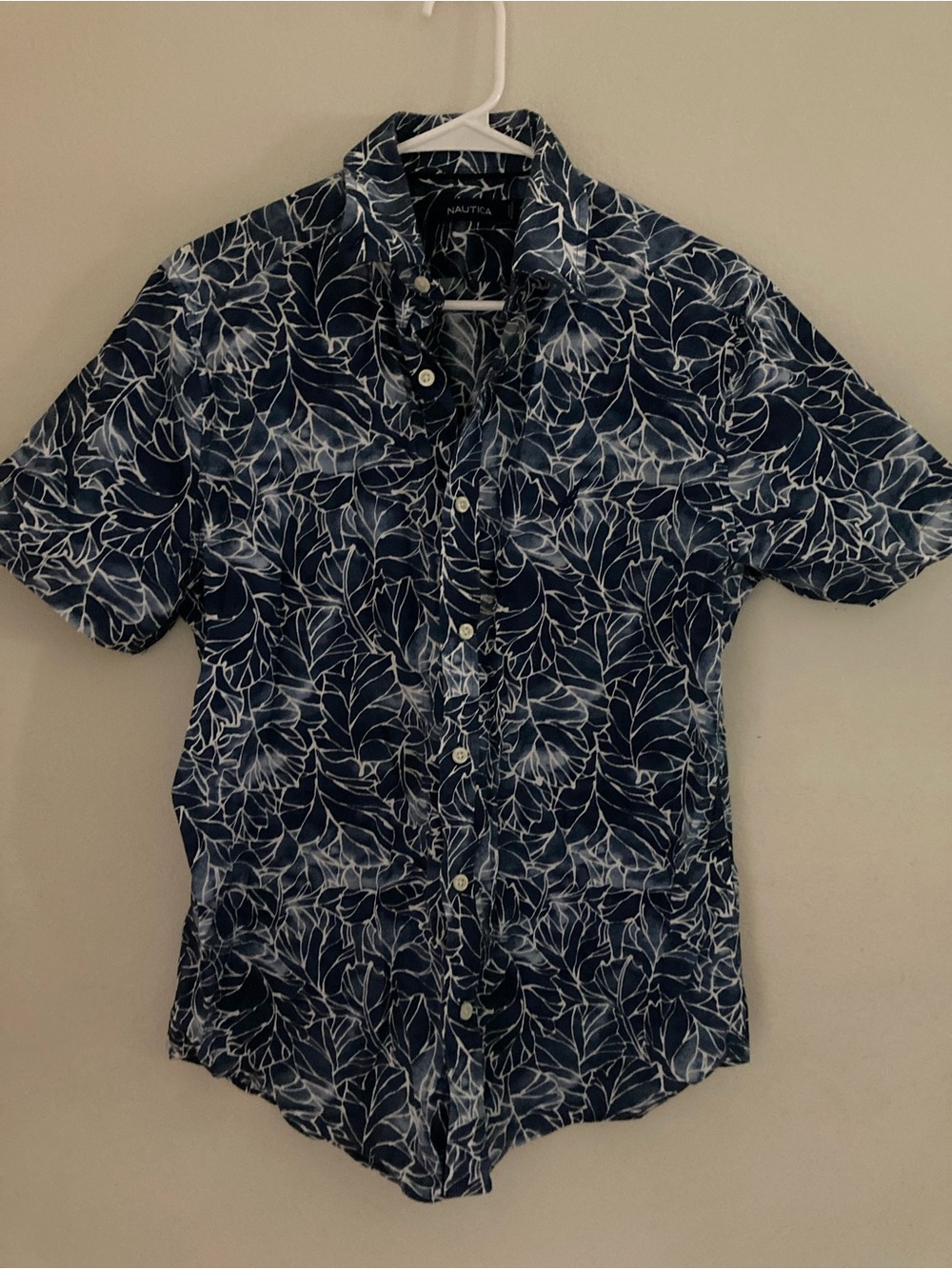 Nautica Navy and White Leaf-Print Short-Sleeve Button-Down Shirt